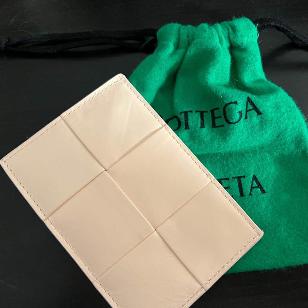 ‼️SOLD‼️ Bottega Veneta Card Holder